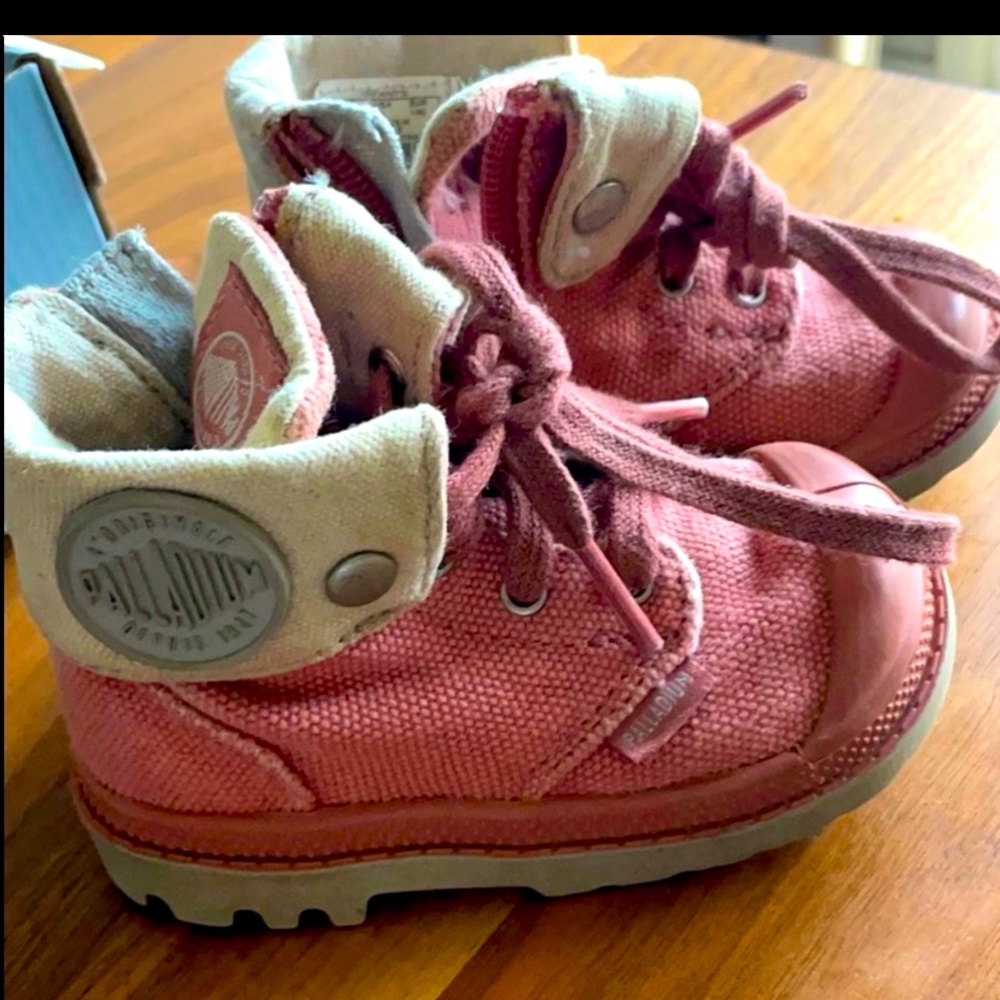 Palladium toddler shoes